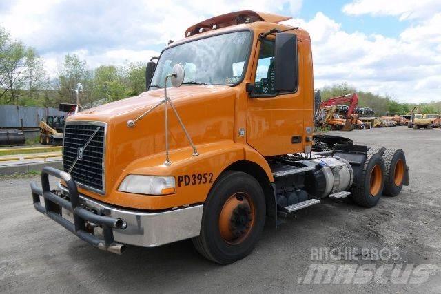 Volvo VNM64T Шасси с кабиной