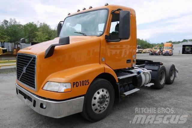 Volvo VNM64T Шасси с кабиной