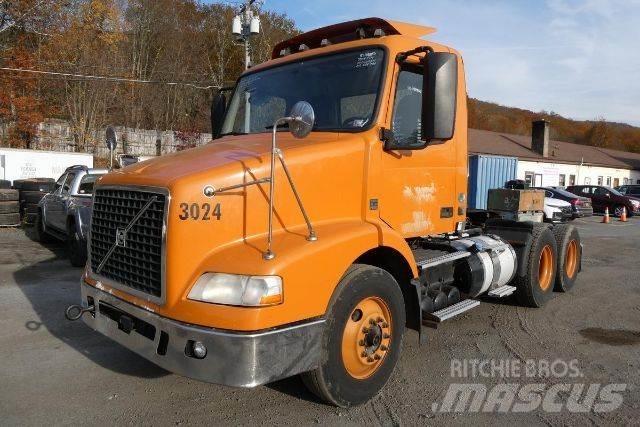 Volvo VNM64T Шасси с кабиной