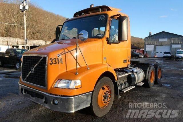 Volvo VNM64T Шасси с кабиной