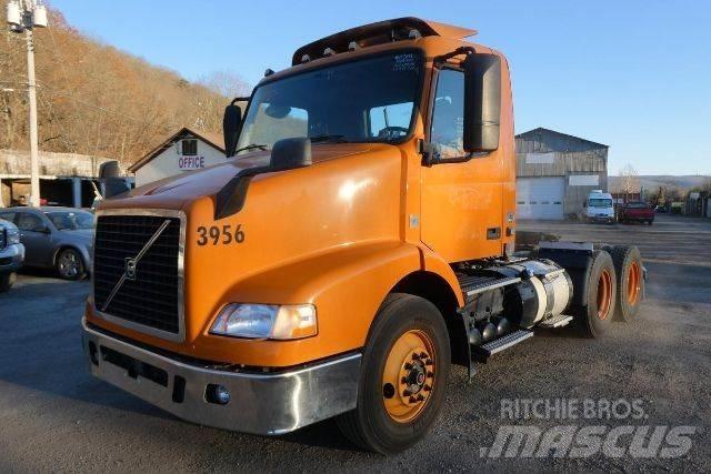 Volvo VNM64T Шасси с кабиной