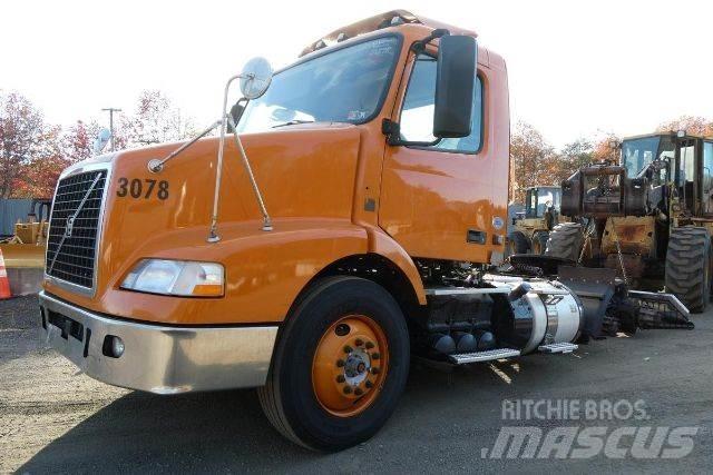 Volvo VNM64T Шасси с кабиной