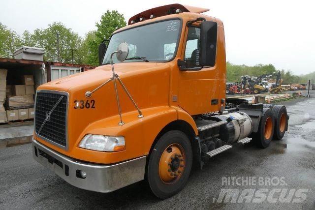 Volvo VNM64T Шасси с кабиной