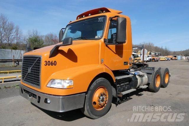 Volvo VNM64T Шасси с кабиной