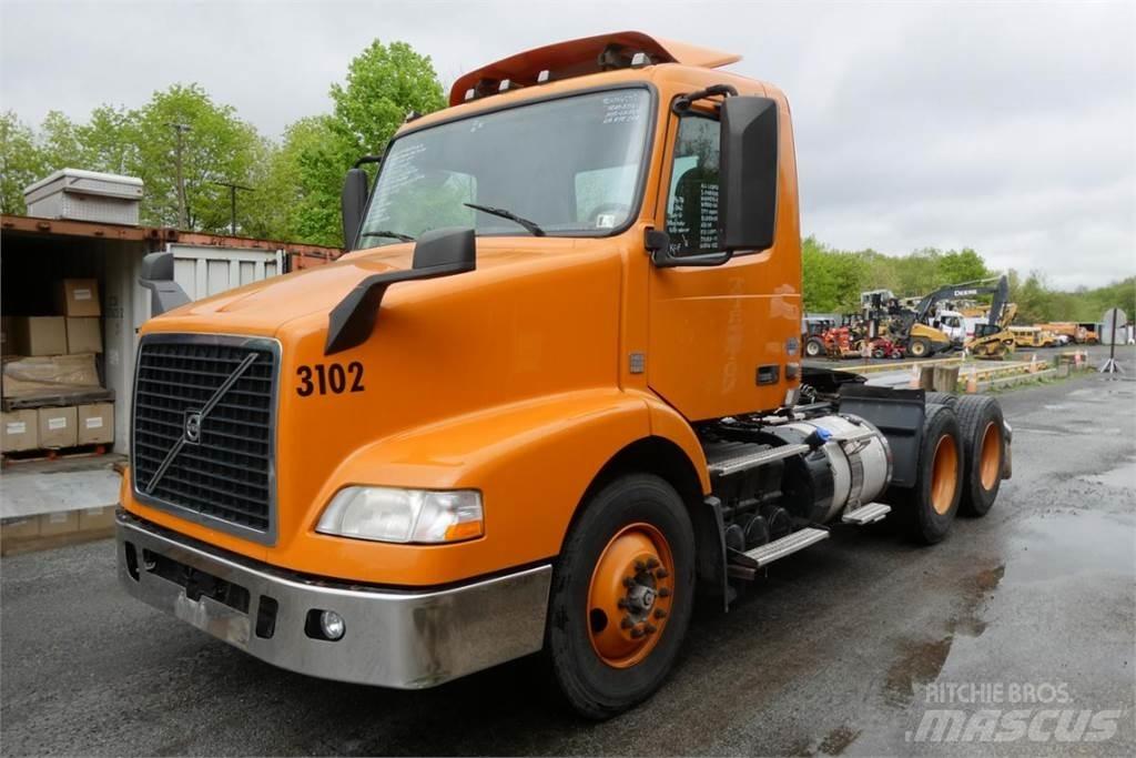 Volvo VNM64T Шасси с кабиной