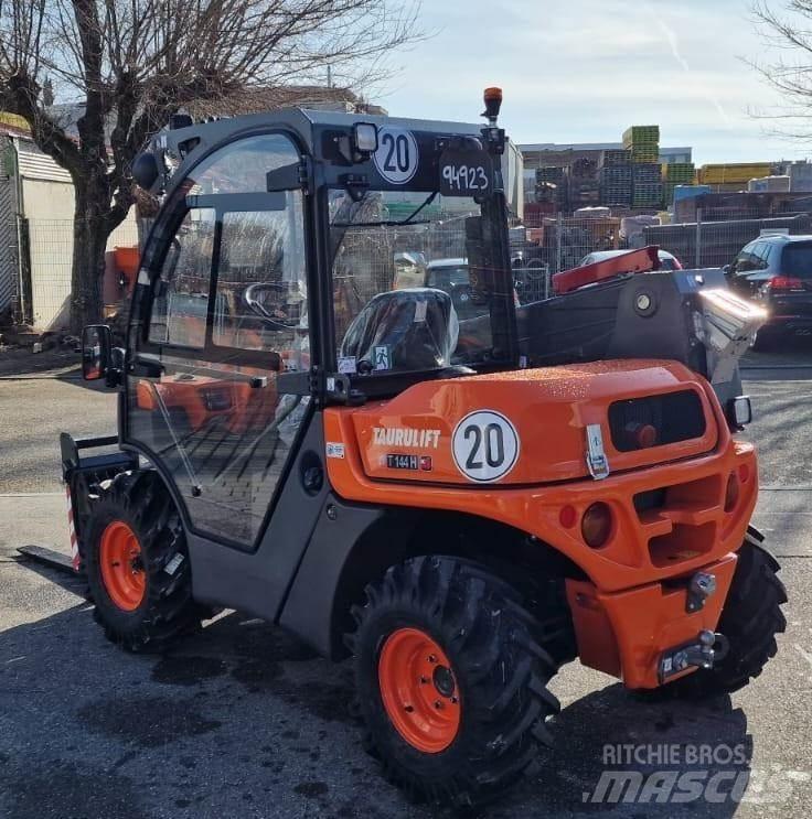 Ausa T144H Телескопические погрузчики