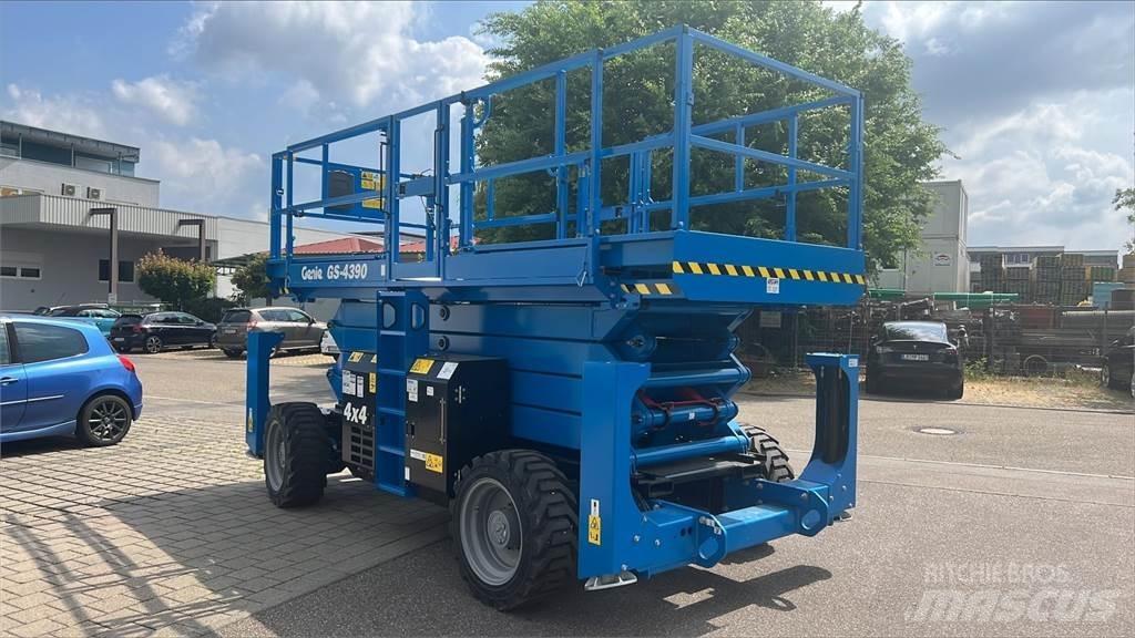 Genie GS-4390RT Ножничные подъемники