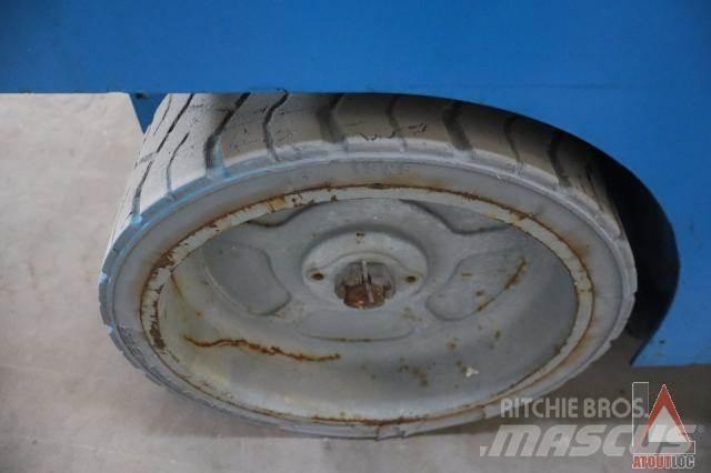 Genie GS-2046 Коленчатые подъемники