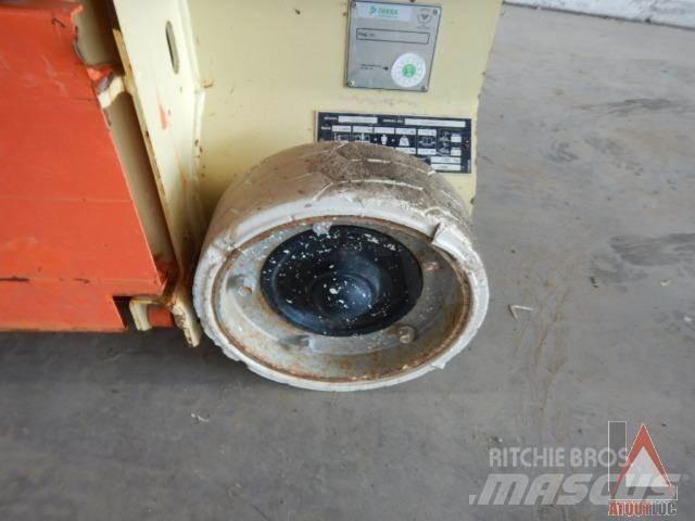 JLG 1230ES Коленчатые подъемники
