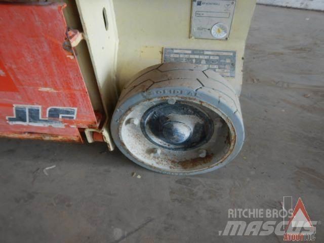 JLG 1230ES Коленчатые подъемники