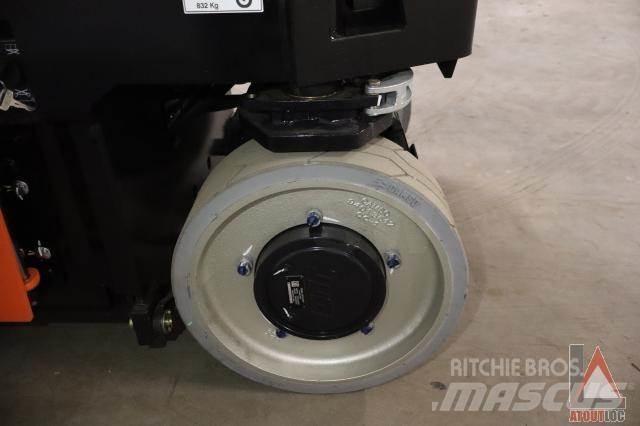 JLG 2632ES Коленчатые подъемники