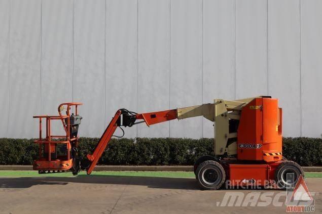 JLG E300AJP Коленчатые подъемники