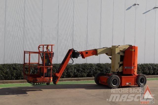 JLG E300AJP Коленчатые подъемники