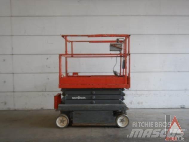 SkyJack SJ3219 Коленчатые подъемники
