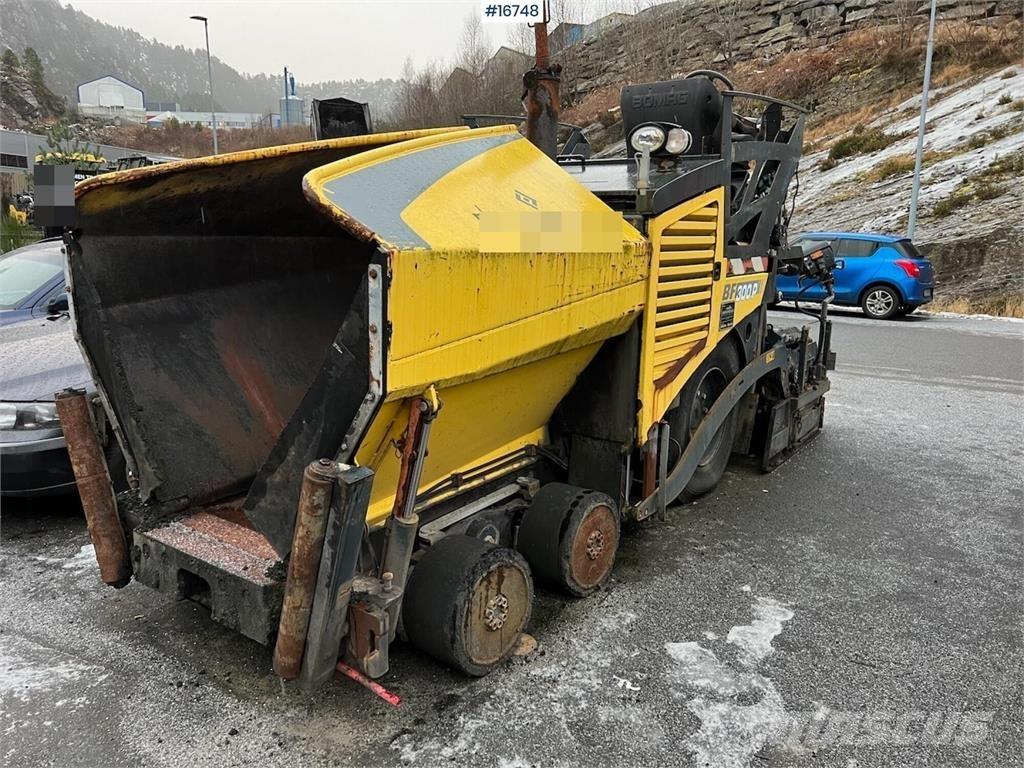 Bomag BF 300P Асфальтоукладчики