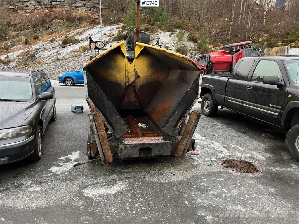 Bomag BF 300P Асфальтоукладчики