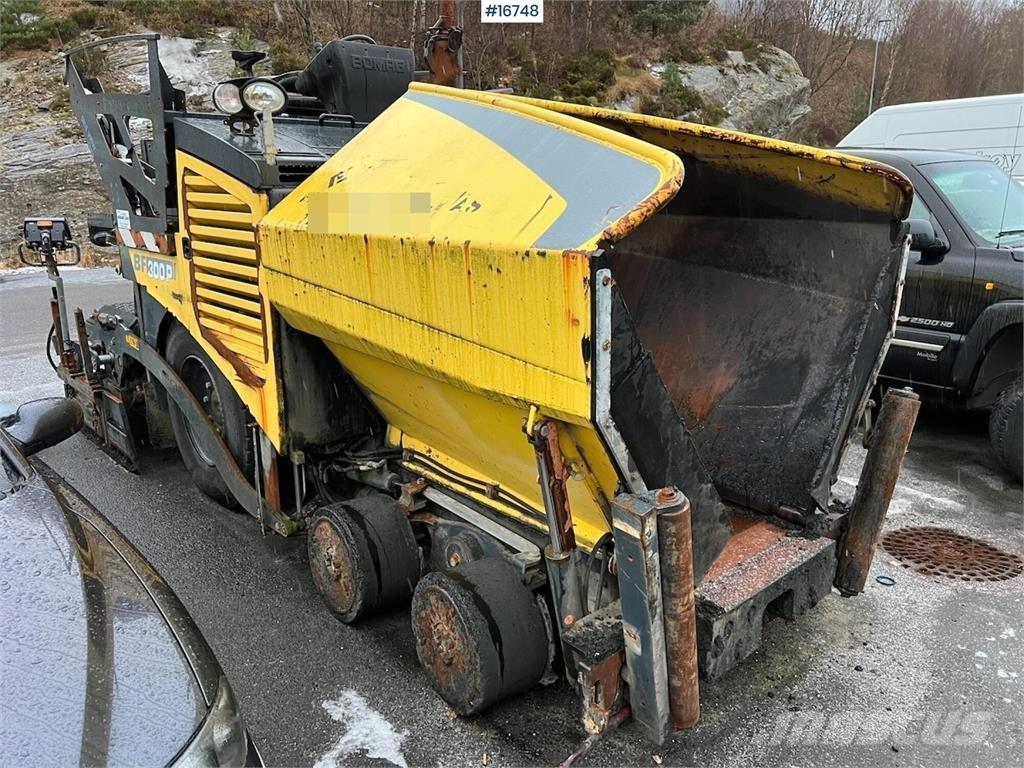Bomag BF 300P Асфальтоукладчики