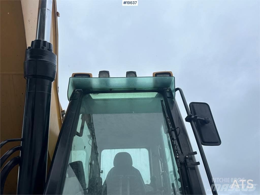 CAT 300D Гусеничные экскаваторы