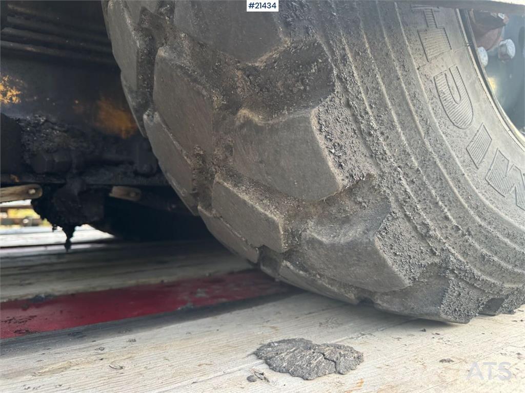 CAT AP 300 Асфальтоукладчики