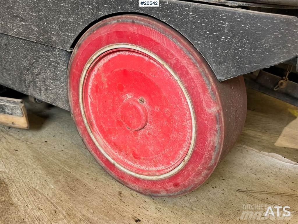 Comac Ultra 100 BS Строительная техника - Другие