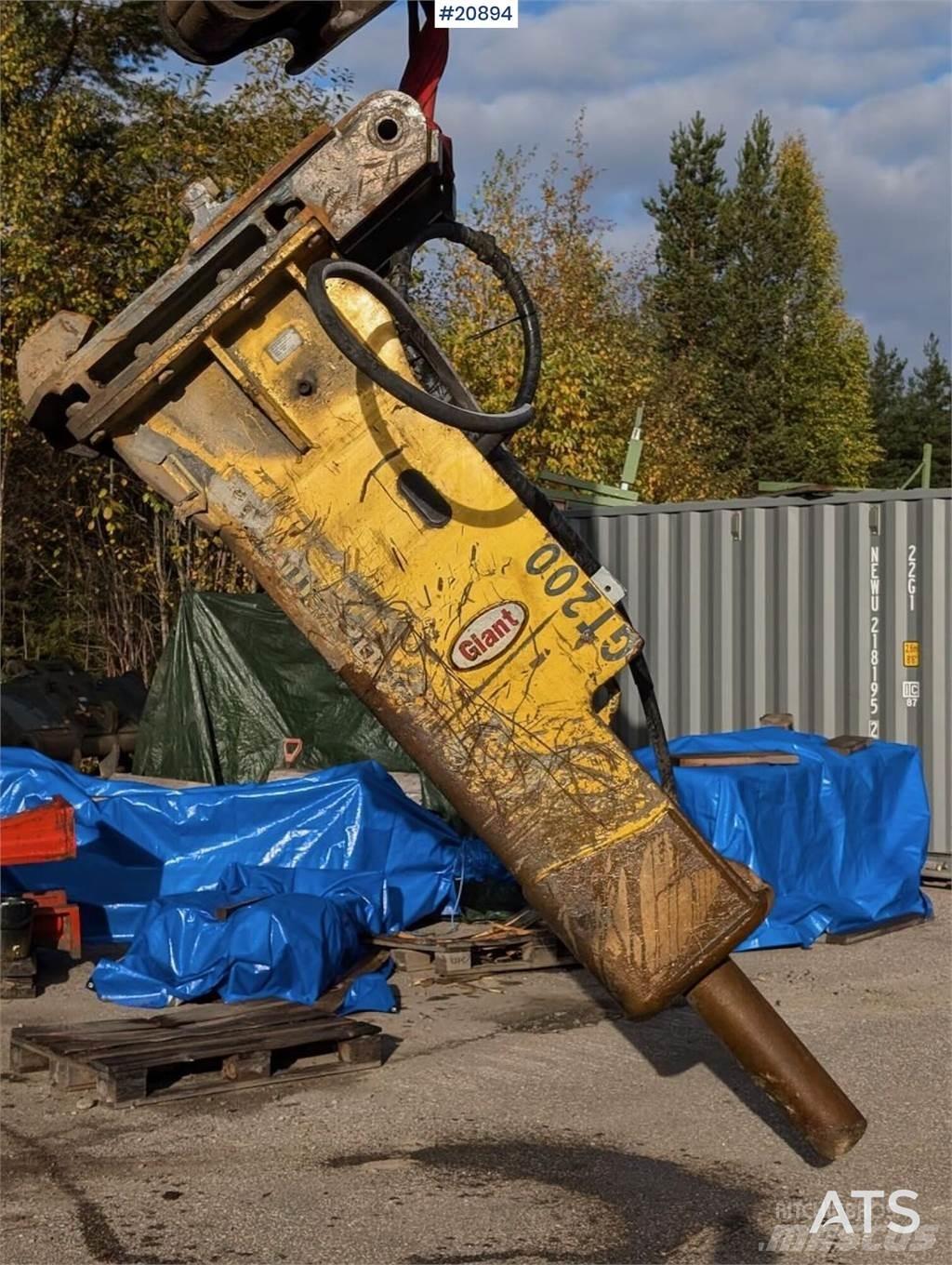 GiANT GT200 Гидромолоты