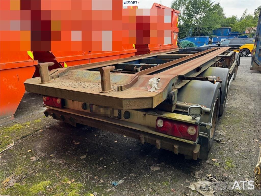 Istrail Hook trailer Прицепы для бункеров