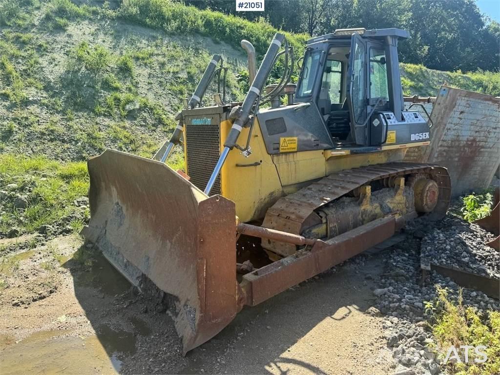 Komatsu D65EX Dozer Гусеничные бульдозеры