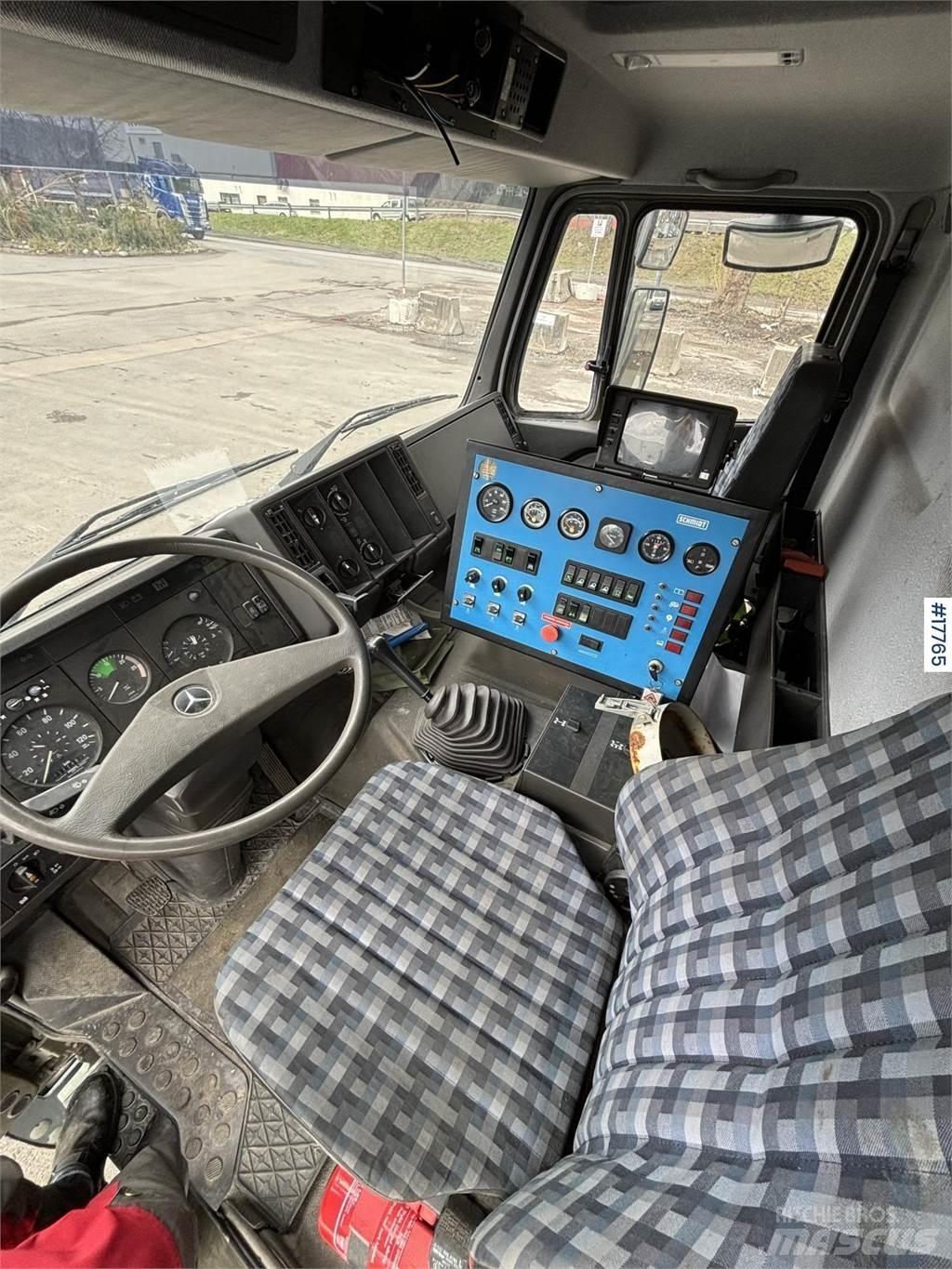Mercedes-Benz 1824 Уборочные машины