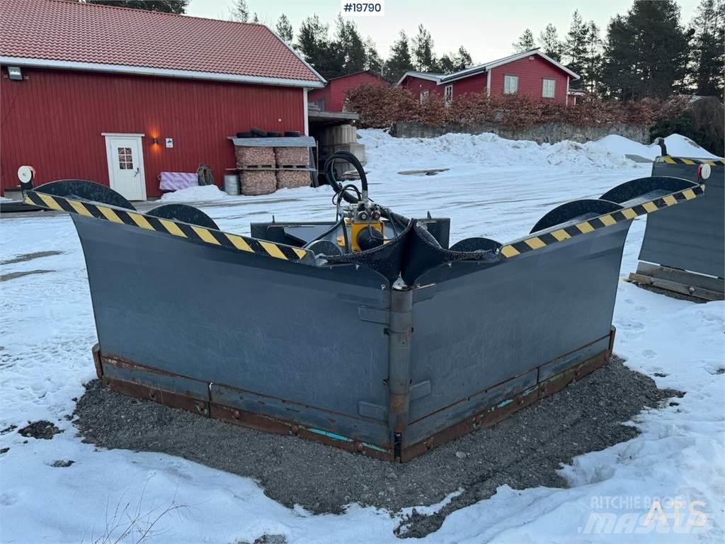 Stark NL3200 V-plow Строительная техника - Другие