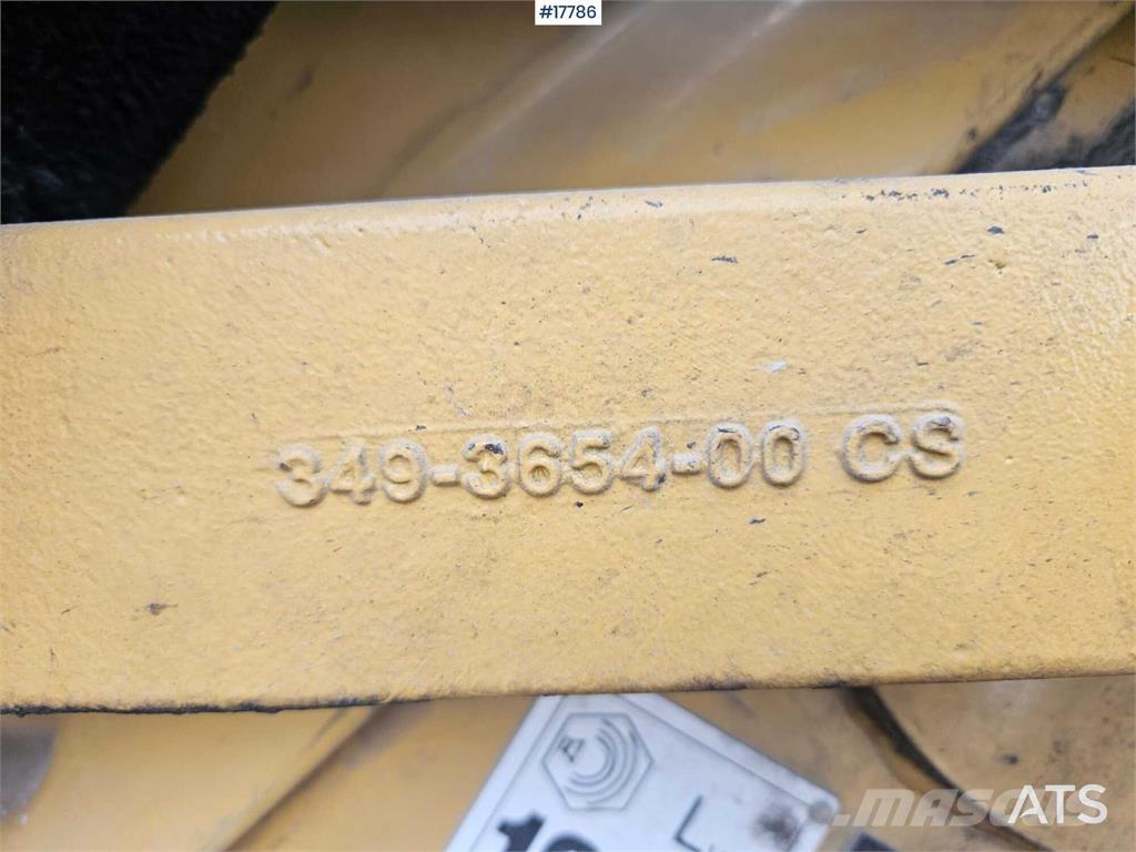 CAT 428E Экскаваторы-погрузчики