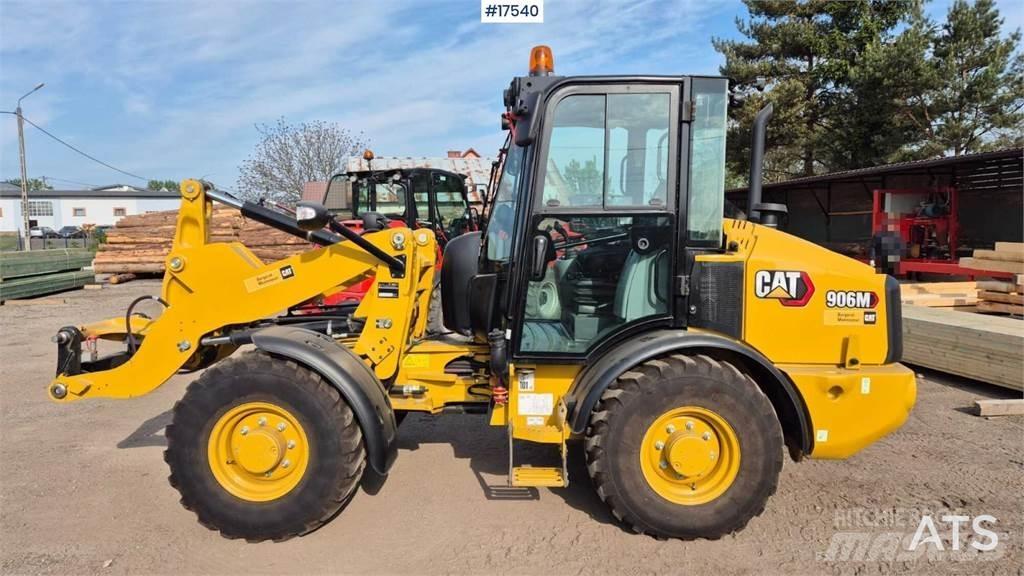 CAT 906M Фронтальные погрузчики