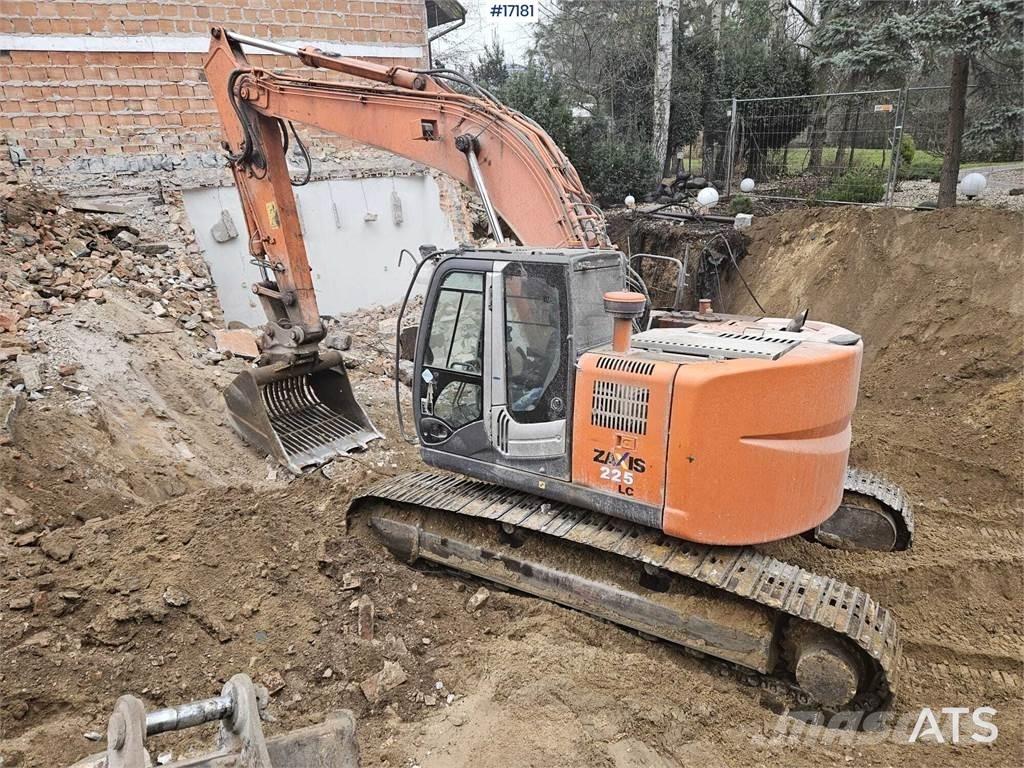 Hitachi ZX225 LC Гусеничные экскаваторы