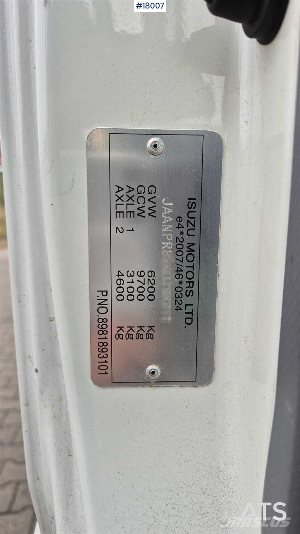 Isuzu N2R Автомобильные краны