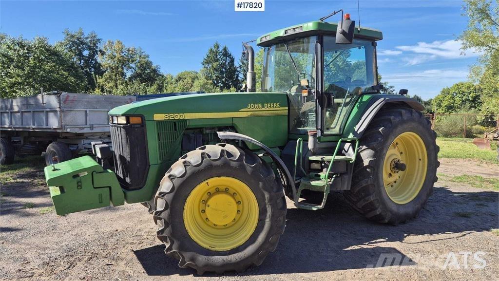 John Deere 8200 Трактора