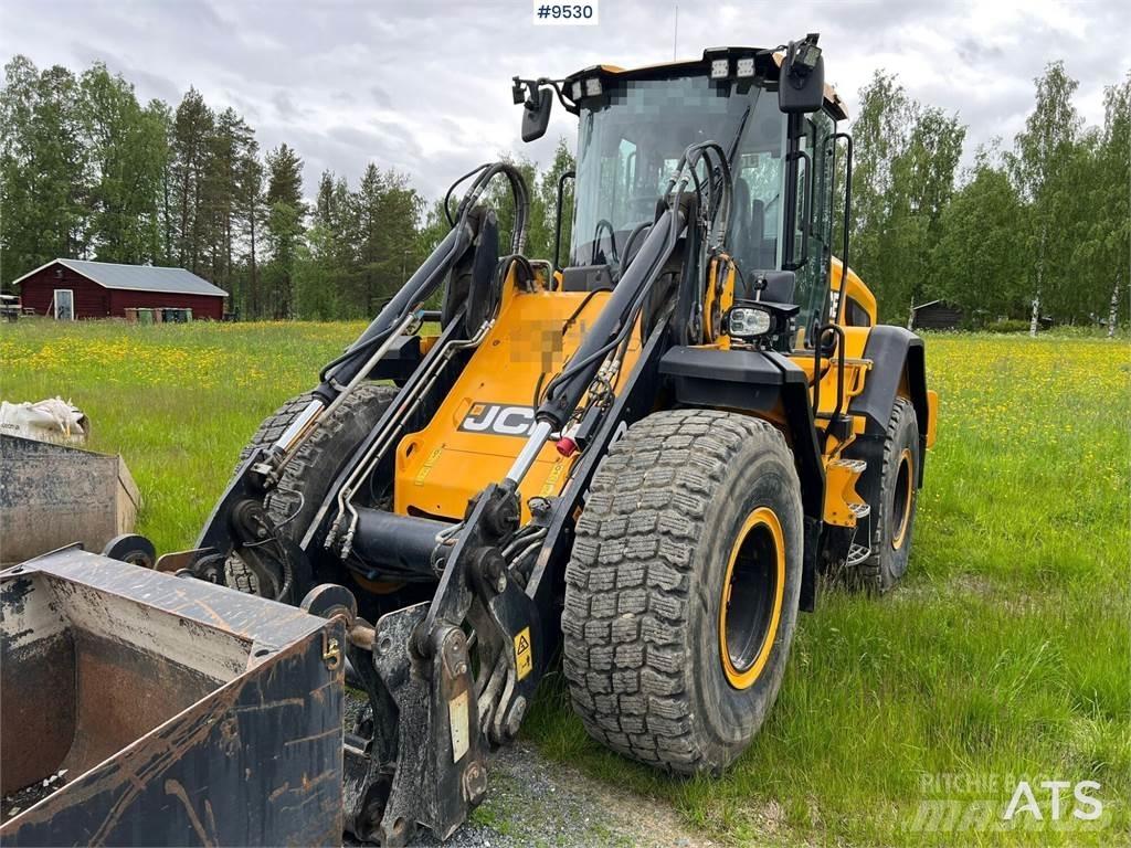 JCB 427 HT Фронтальные погрузчики