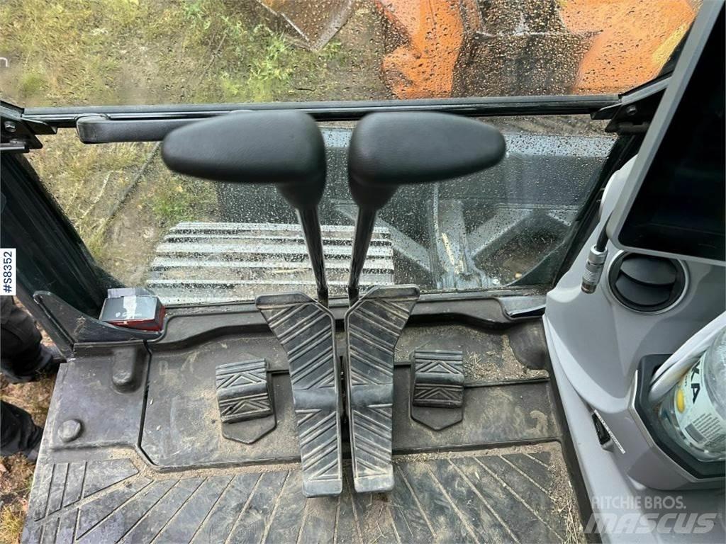 Kobelco SK140 SRLC-7 Гусеничные экскаваторы
