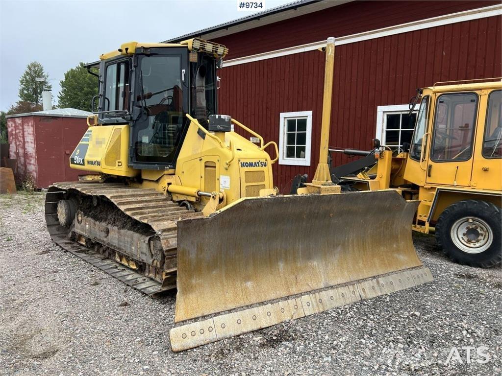 Komatsu D51PX-22 Гусеничные бульдозеры