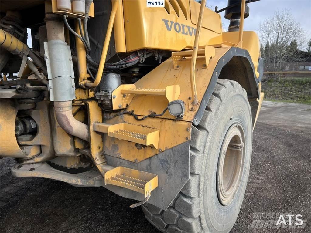 Volvo A25D Шарнирно-сочленённые самосвалы