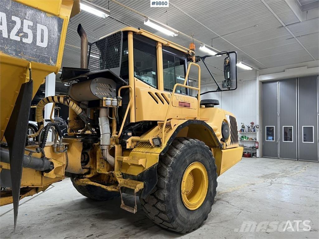 Volvo A25D Шарнирно-сочленённые самосвалы