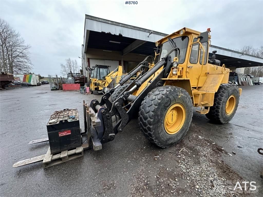 Volvo BM 4400 Колесные бульдозеры