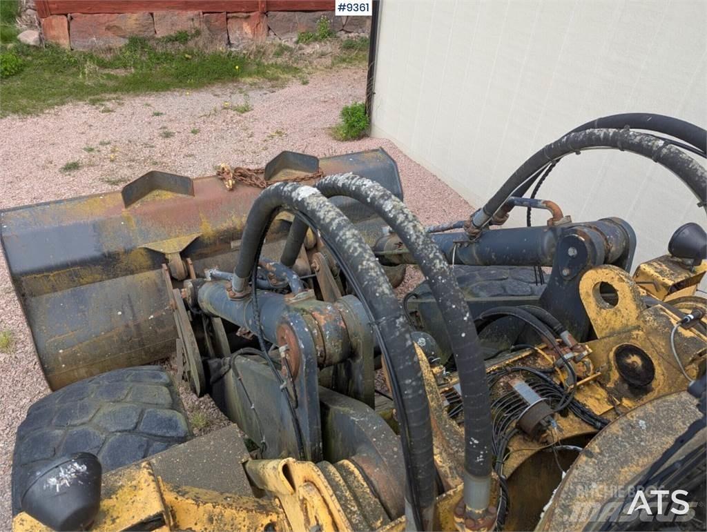Volvo BM 4600B  Колесные бульдозеры