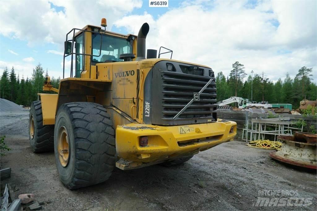 Volvo L220F Фронтальные погрузчики