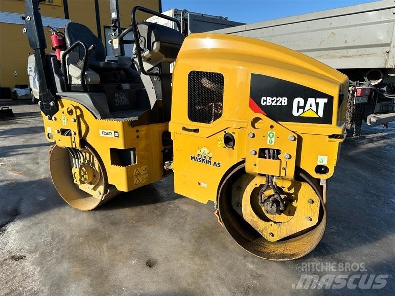 CAT cb22b Виброплиты и вибротрамбовки