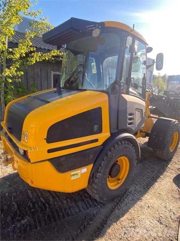 JCB 407 Фронтальные погрузчики