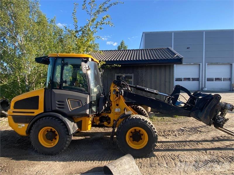 JCB 407 Фронтальные погрузчики