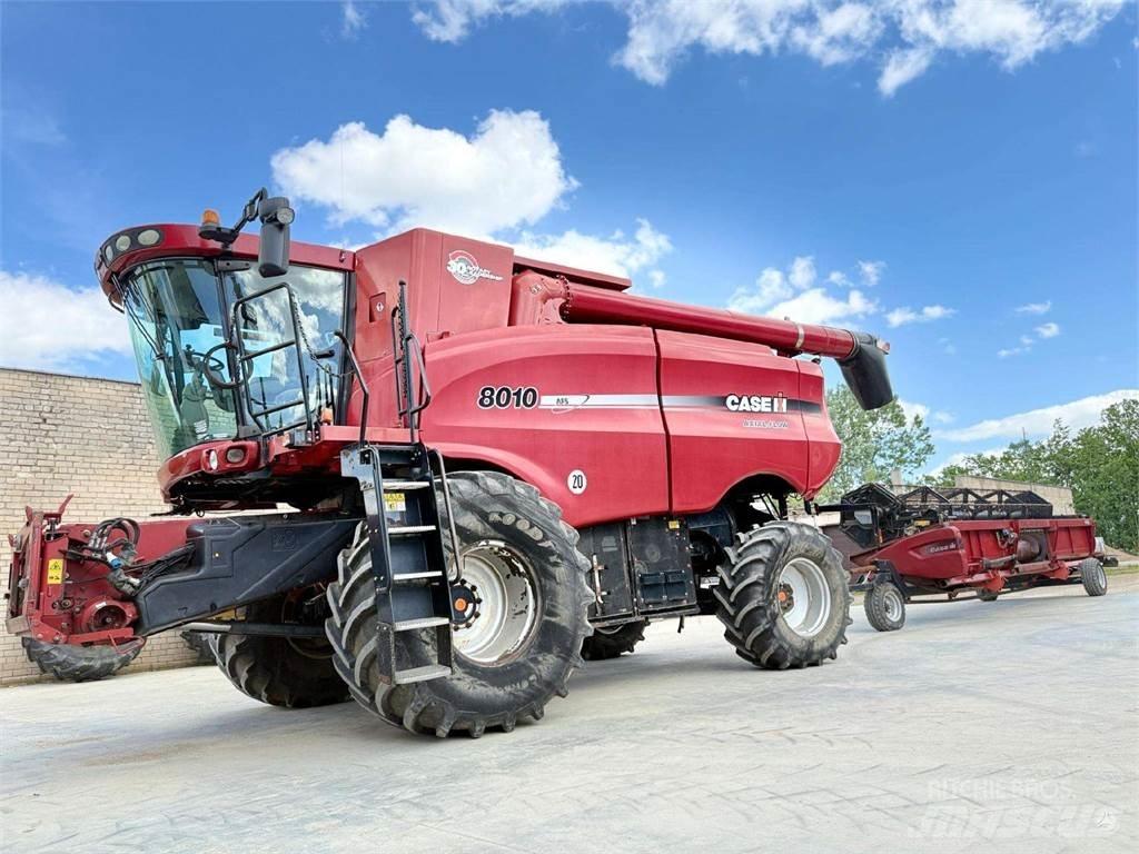 Case IH 8010 Зерноуборочные комбайны