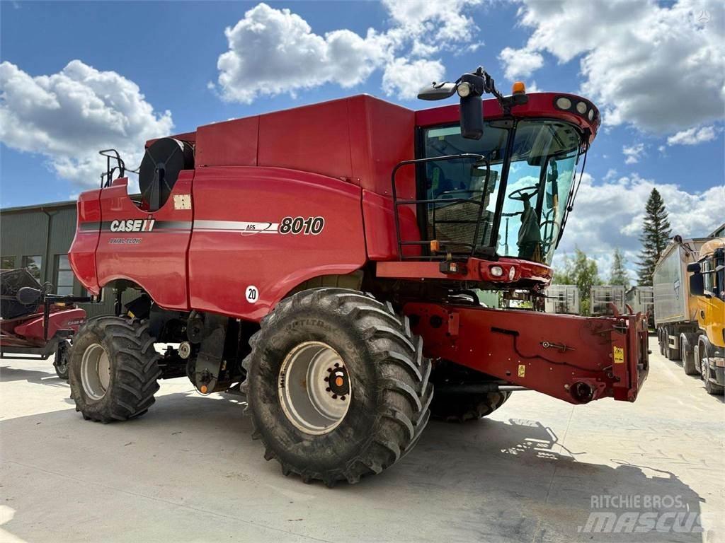 Case IH 8010 Зерноуборочные комбайны