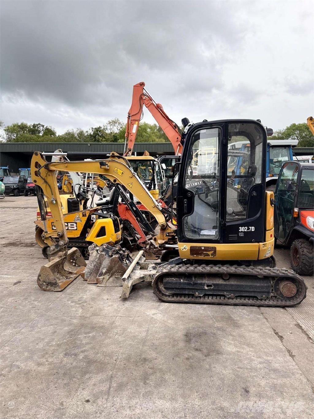 CAT 302.7 DCR Мини-экскаваторы