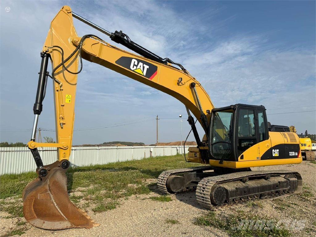 CAT 323 D Гусеничные экскаваторы