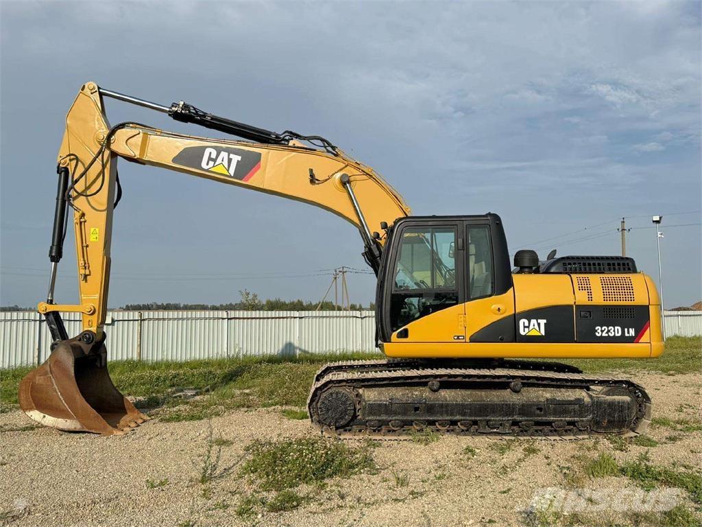 CAT 323 D Гусеничные экскаваторы